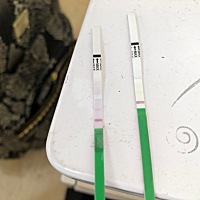 我想问一下我这是怀了么？左边是今天测的右边是大前天测的