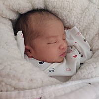 嘿嘿，来报喜啦！距离预产期前10天卸货，顺产男宝宝6.8斤。  距生产前5天左右每天出现褐色分泌物，...