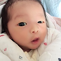 宝妈们  你们家半个月的宝宝都吃几毫升的奶粉了呀