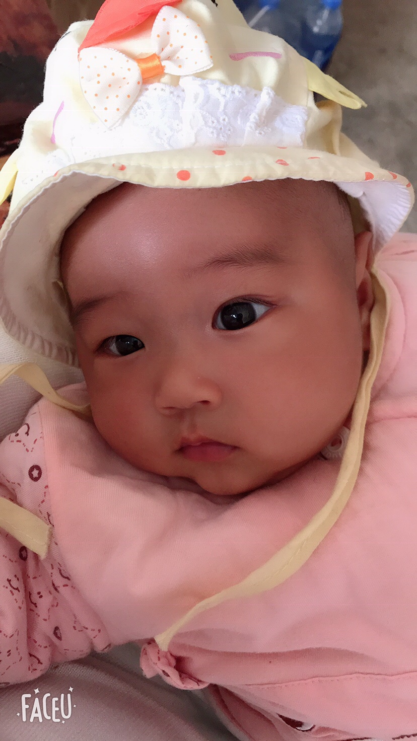 宝宝发烧38度怎么办。医生开的有药，他不吃，一直吐出来。