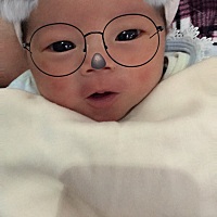 剖腹产出院后，你们是自己带孩子么？？为什么一边要说好好做月子，一边又要带孩子呢？不是自相矛盾...