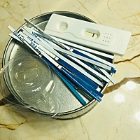 备孕的第一个月，焦头烂额…姨妈已经迟了八天没来了，然而无论是试纸还是验血，都没测出来怀孕！非常顽...