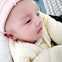 我家姑娘40多天开始学会笑了，希望你快快乐乐的长大，妈妈再辛苦也是值得的。