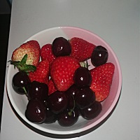 剖腹产的，月子里实在没胃口吃饭，但就是对水果忌不了口，每天都吃各种水果，橘子，桂圆，还有苹果各种...