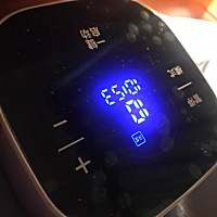 手挤轻松有奶水出来，可宝宝吃了几口就哭，是 为啥啊？之前胸涨摸起有硬块，医生说喊我揉揉，喊我没...