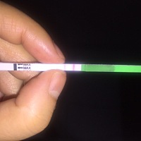 还有4天来大姨妈，排卵试纸测出这样，是什么意思