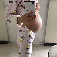 今天足月了，希望能撑到正月初一后，目前为止一条纹还没长，胖了20斤，孕前88，这肚子像男宝还是女宝？...