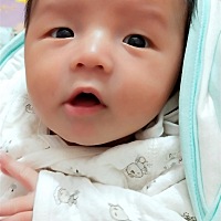 我家宝宝今天满月啦 我家的圣诞宝宝今天满月啦