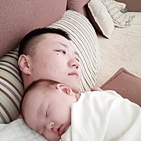 同房后第八天，腰酸，希望是怀孕。请赐我好孕，健康猪宝宝来我腹中吧！附上图片一张，生命中最爱的俩个...