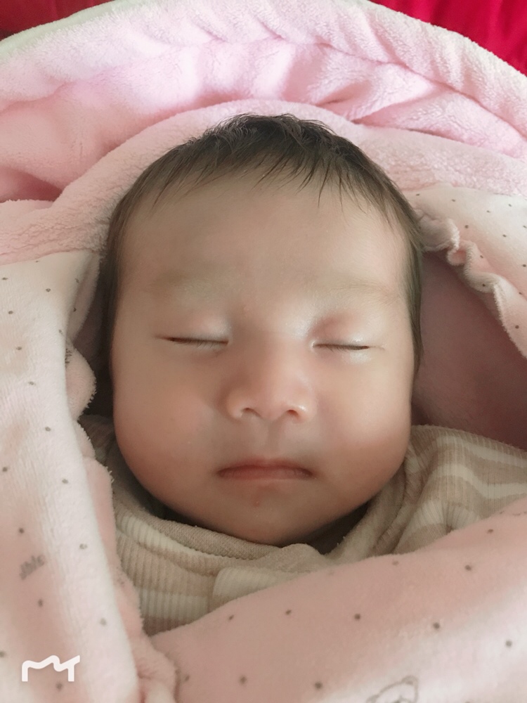 我们的小棉袄，我说老公这是你的小情人，他说没有小情人，就是小棉袄，妈妈才是小情人！哈哈