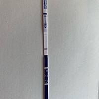 有没有测出来过浅浅的贼细的一条线的？15号左右排的卵，安排同房，17号补了一次，昨天zzy试纸就是一条贼...