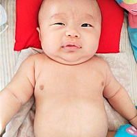 小屁孩肚子就是个无底洞 😞