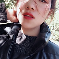 怀孕9周  但是因为工作关系每天都化淡妆  感觉离不开   但是百度看看都说不好  心里怪怪的  有没有亲们...