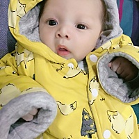 宝宝现在三十多天，快四十天了～这几天喉咙里呼噜呼噜的，咳嗽有痰。请问广大的美丽宝妈们，有什么特别...