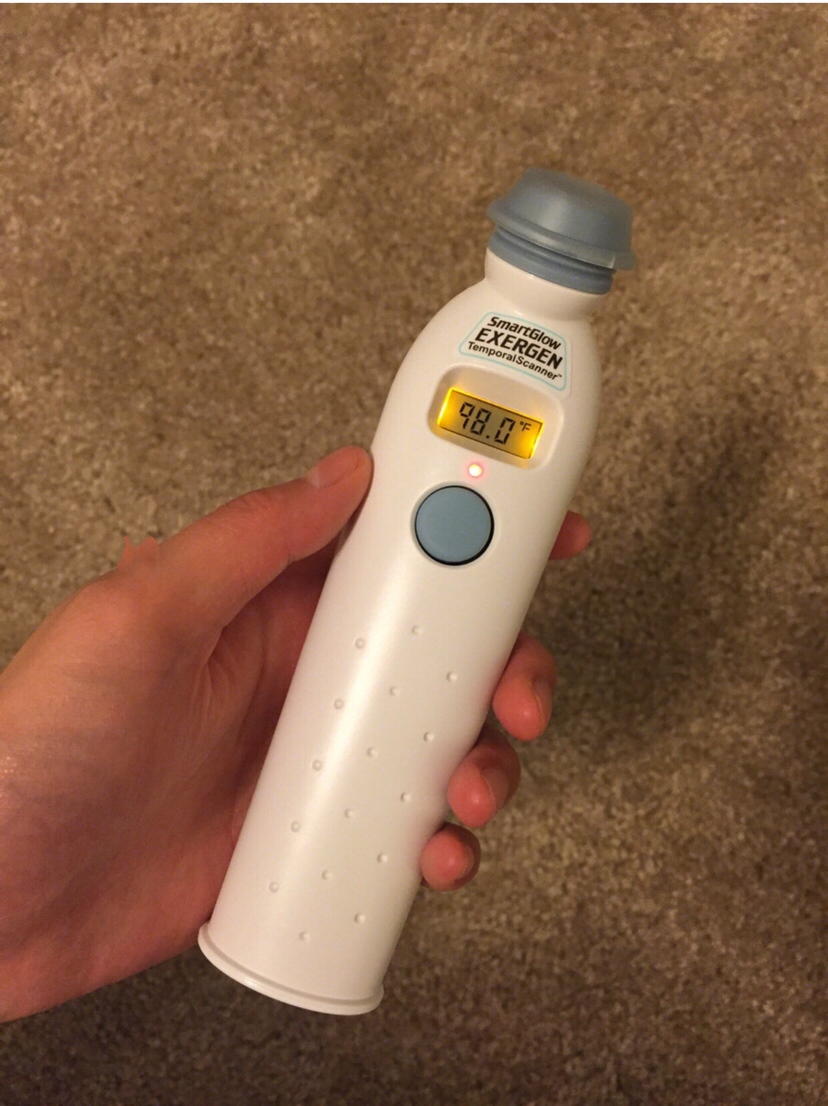 我家用过最精准的额温枪，在额头只需2.3能精准测温，之前买过博朗耳温枪，入耳不深还测不准，太深又损害耳膜,中耳炎还不能用～