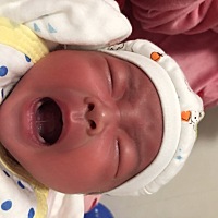 哭到失声了😔 哭的样子真的好丑，难教啊～ 把你喜怒哀乐的表情都记录下来， 长大好给你看看。