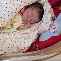 喜迎男宝一枚，刨宫产，前两天挺疼的，下来没啥感觉了！孕妈们加油吧！