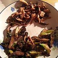 坐月子呢，这是婆婆做的菜，呵呵