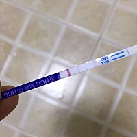 28号应该来大姨妈可是没来，今天早上试了试，是这样子的，是怀孕了吗