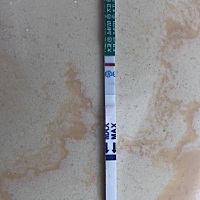 上个月30号来的大姨妈，今天一测这样了。这是啥意思？？