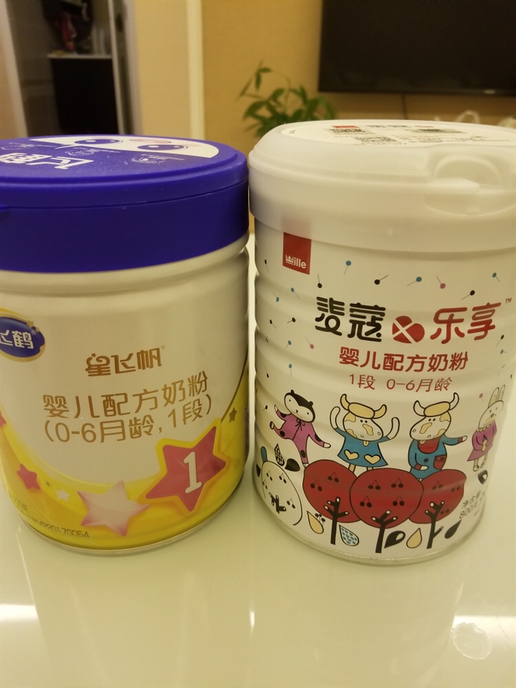 我家宝宝出生到现在12天，每天便便都有奶瓣，而且吐的奶也有奶瓣，混合喂养，从麦蔻乐享换成星飞帆喝了两天益生菌还是有奶瓣...有经验的宝妈们能不能支支招啊，或者推荐款容易吸收消化的奶粉..这两款奶粉看配方挺不错的..可是宝宝不消化