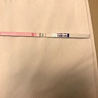 明天姨妈日，但是排卵试纸是弱阳，zzy是白板，有可能吗？