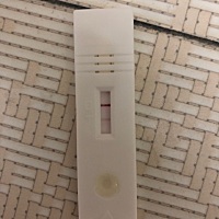 这是怀孕了么？ 昨天晚上测的，今天上午去医院检查，医生说做个彩超就行了，做了彩超说看不到，是去检查...