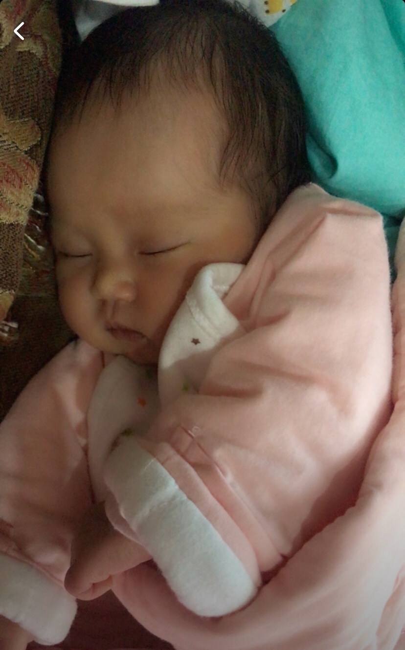 我家宝宝百天狂睡 晚上就是不睡觉怎么办？如何jiu z