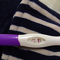 月经推后3天，今天测了一下，大家帮我看看是怀上了吗？