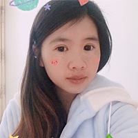 开开心心的洗了个澡，用露娜洗了脸，敷了个面膜再用上娇韵诗补补水，再来点维c，祈祷孕斑快点淡，要对自...