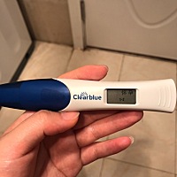 莫次月经12月29号，昨天刚查出来，需要去医院抽血做B超检查吗？大概什么时候去做比较合适？