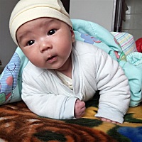 这次是和大伯伯母初次见面，他们都说我是女孩子，而且还看我底下，我真的像女孩吗？哈哈😄！