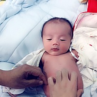 12月30号下午3点一刻生的，男孩