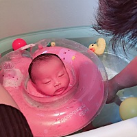 游完泳秒睡的宝