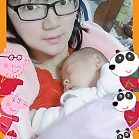 今天气色好多了，兜兜喜欢趴在我胸口睡觉觉，好像在重温在麻麻肚子里的生活