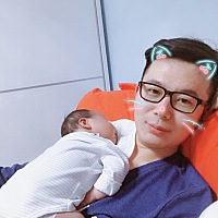 黑白颠倒纠正第一天，白天不让他吃饱，少食多餐，饿哭的时候没有及时喂奶，用安抚奶嘴尽量拖延喂奶时间...