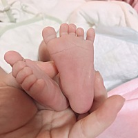 每次老妈来看我，来跟宝宝洗啊弄啊，我我都想哭，好想回娘家，好想回去过年，好想爸妈，觉得自己亏欠就...