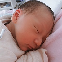 婴儿👶🏻都喜欢趴在麻麻身上睡觉嘛😂😂😂