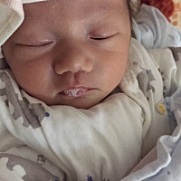 你们家宝宝会这样吗？睡个觉吐口水泡泡三次了。。这是什么情况