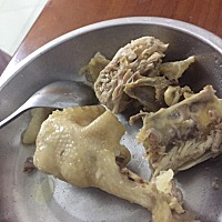 过年坐月子给两块鸡脖子我😂😂，11点来问我吃早餐没，叫我给她小儿子的女儿红包，（叔子和他老婆之...