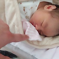 刚被允许拿手机，报喜啦！38+6剖了，六斤四两的健康男孩子。姐妹们加油吧！