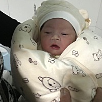 2,1号破水，缩宫素催产2.2号下午五点顺产小公主一枚，六斤六两，过程如何艰辛先不提了，看到小宝宝什么...