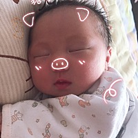 本来是个得月生的猪宝宝 ，没想到离预产期还有16天 1号她就提前出来了😩😩😩