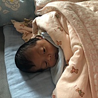 求助： 月子里家人都不让我乱想，可我真的止不住，孩子头型真的让我很苦恼，眼睛睁开也是肿肿的，可是我...