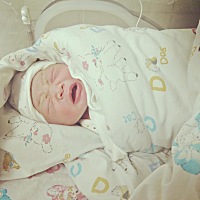 2819年2月6日，大年初二，35周➕6早产一名男宝宝，体重5.6斤，由于是早产而，需要在保温箱观察几天，愿...