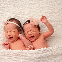 真不知道花一万六请个什么破月嫂，怪的很，我妈经常宝宝哭的时候就去抱 然后现在发现宝宝哭都要人抱了 ...