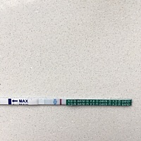 之前都挺准的，这次大姨妈推迟3天了，前天早上用验孕棒测试晨尿能看到有印，今天下午用试纸测的不太明显...