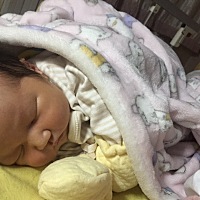 宝宝，你让麻麻的心都融化了，太可爱了，每天看你看不够😄