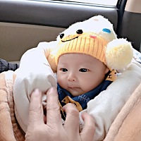 奶少的可怜，宝宝抱出去都被别人说好小，一个月多才刚8斤，但是天天鲫鱼汤和猪脚汤换着喝也没多大用处，...