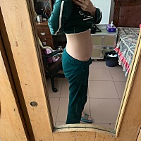 有没有孕妈和我一样，站着的时候肚子还好，坐着的时候肚子就特别大呢😄，明天就四个月了